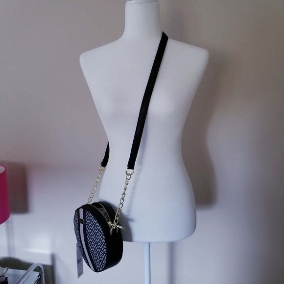 BCBG CROSS BODY BAG SIENNA SIGNATURE BLACK purses - Picture 15 of 15